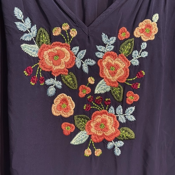 Solitaire Blue 3/4 Sleeve Blouse with Embroidered Floral Design - Vneck - XL - Picture 3 of 6